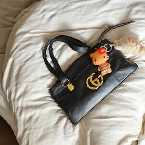 Gucci Large Arli GG Italy Gold Black Shoulder Bag Calf Leather Handbag